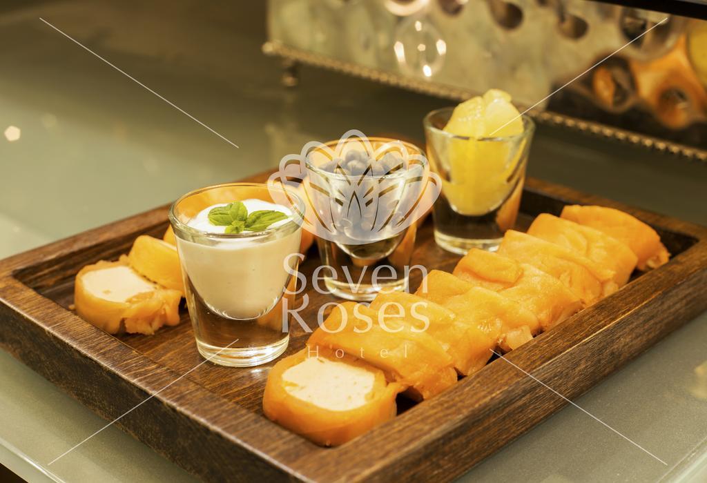 Seven Roses 4*