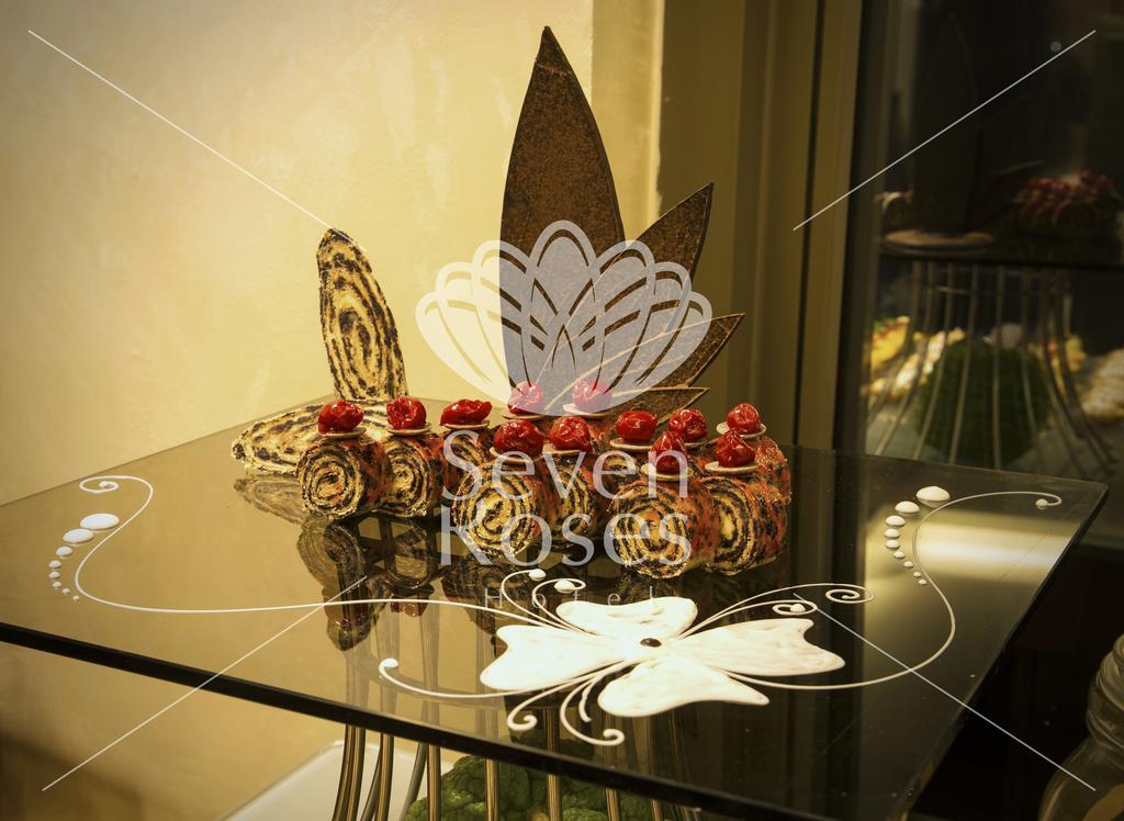 Seven Roses Отель Амман
