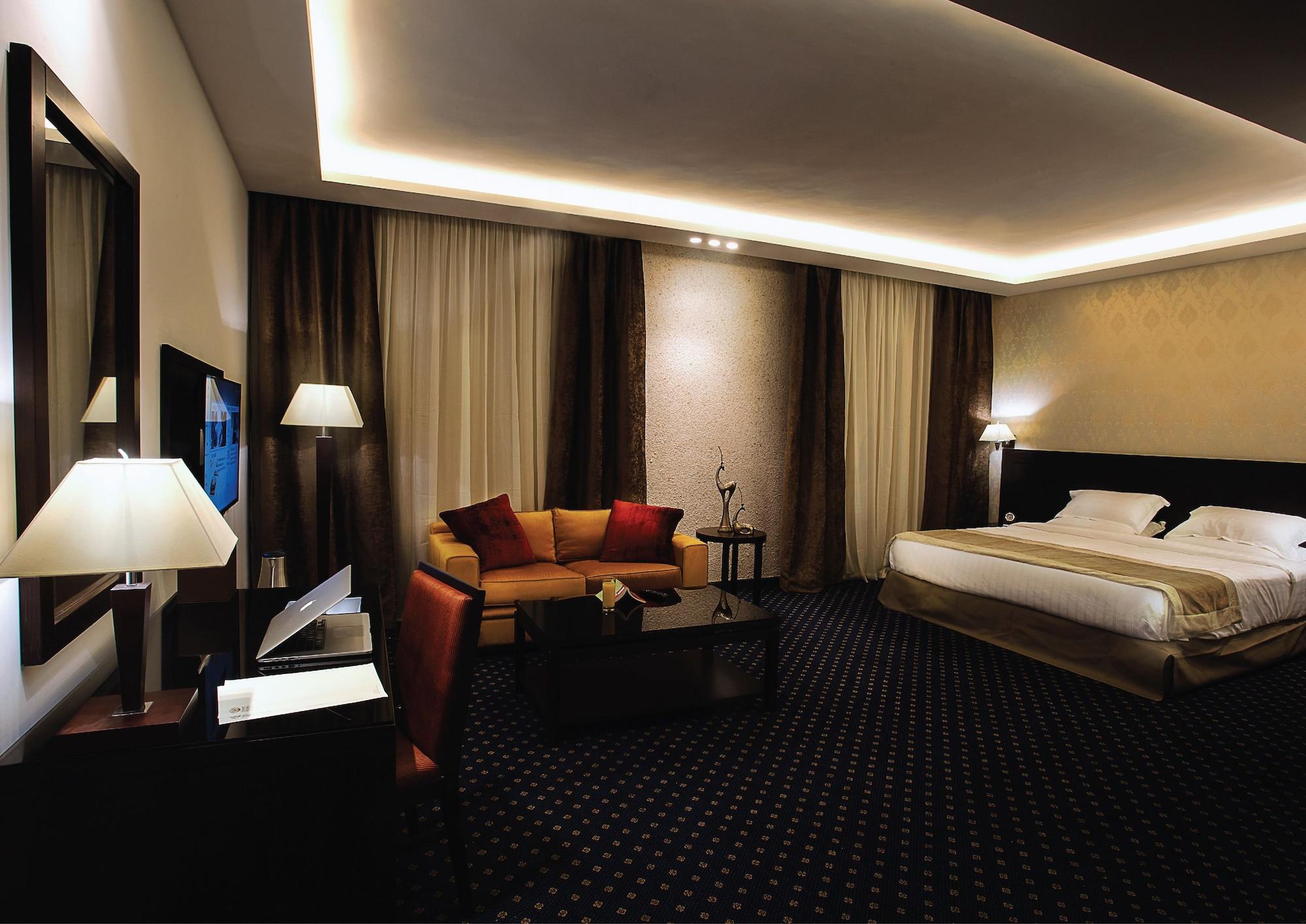 Seven Roses Hotel