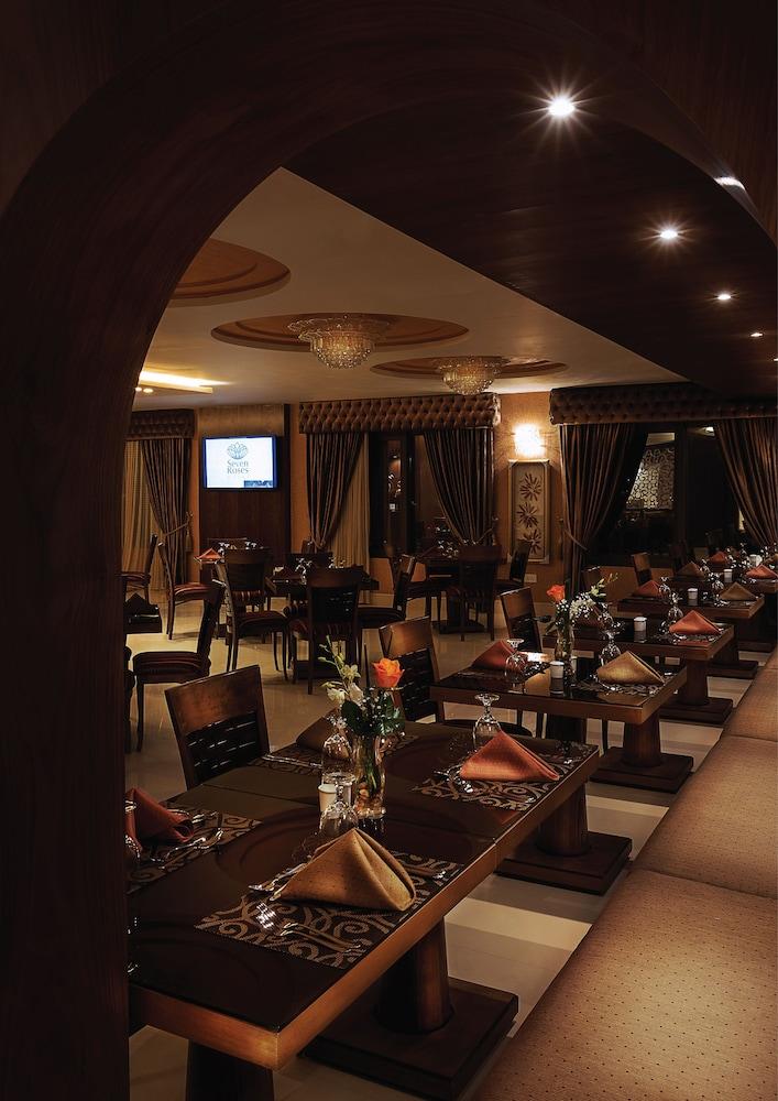 Hotel Seven Roses 4*