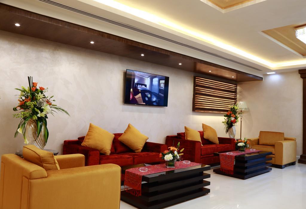 Seven Roses Hotel