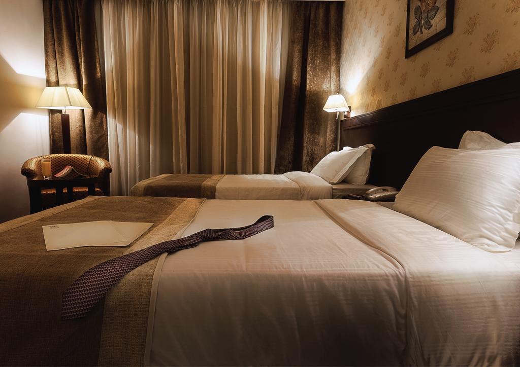 Hotel Seven Roses 4*