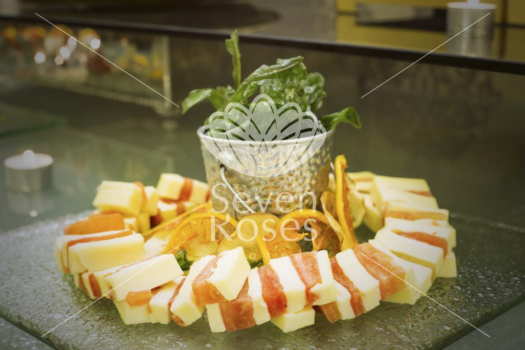 Hotel Seven Roses 4*